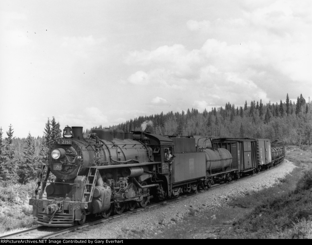 CN 2-8-0 #2751 - Canadian National